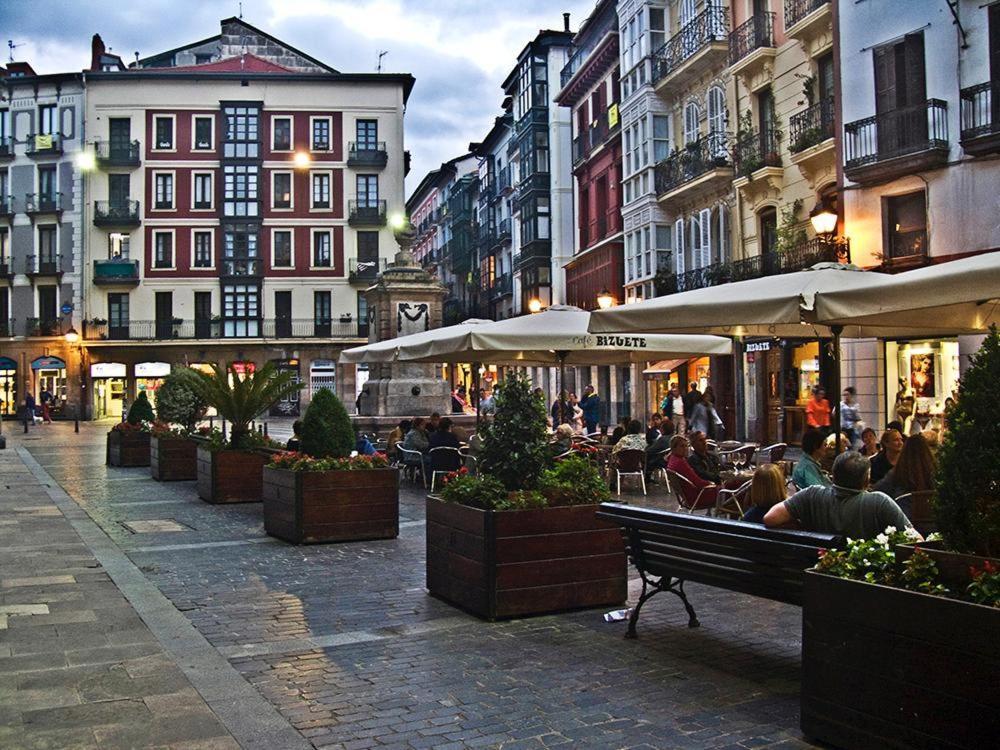 Habitacion Privada En El Centro De Bilbao Luaran gambar